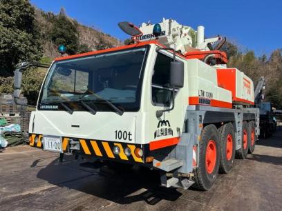LIEBHERR 
