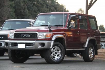 Toyota Landcruiser 70