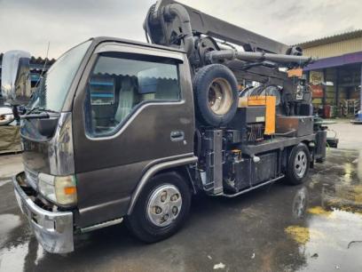 Isuzu ELF TRUCK