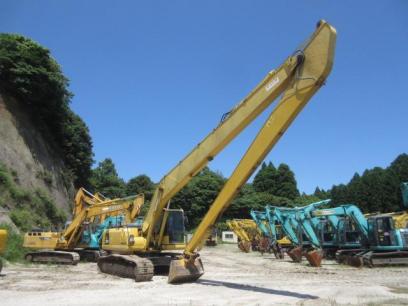 Komatsu 